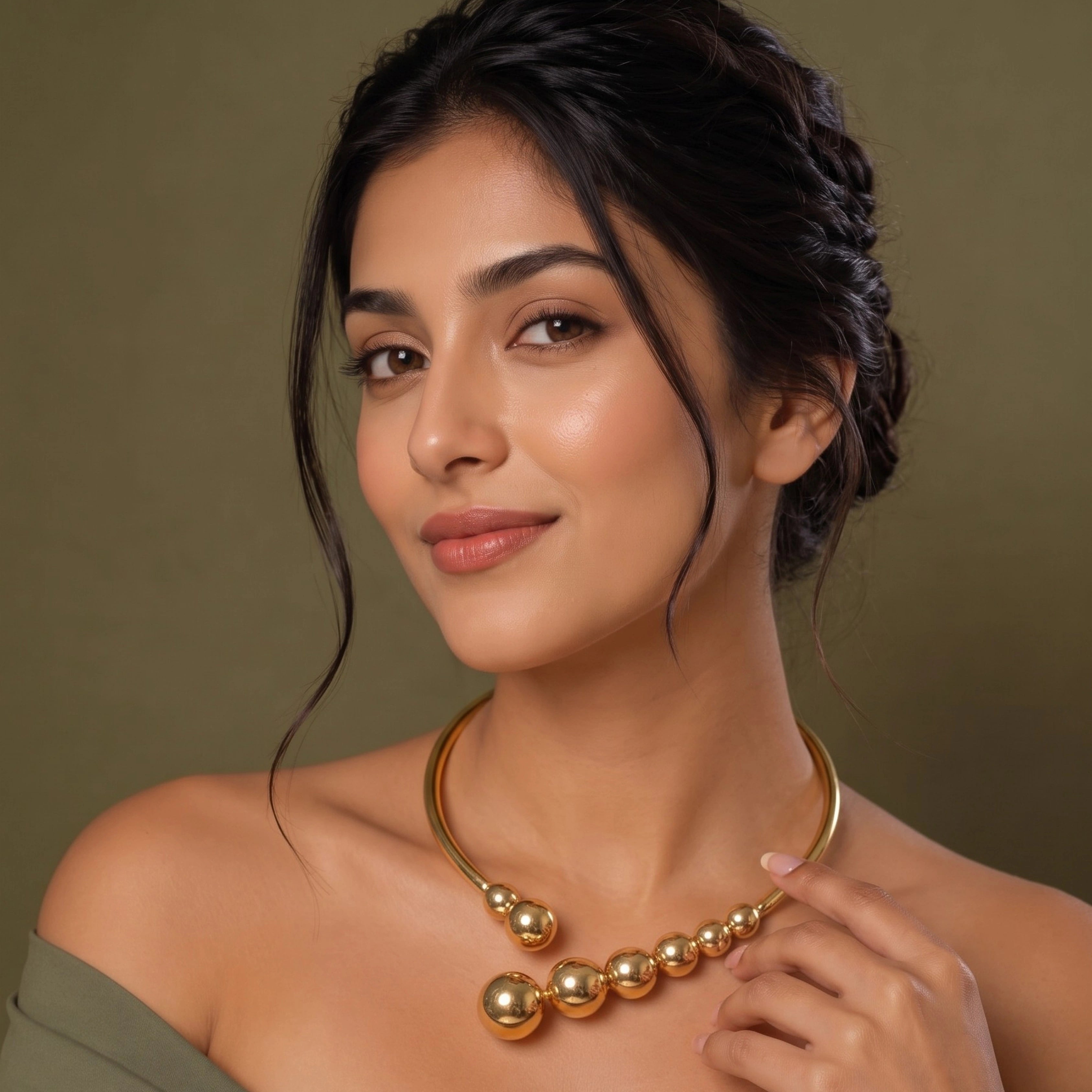 GOLD BEADED NECKLACE