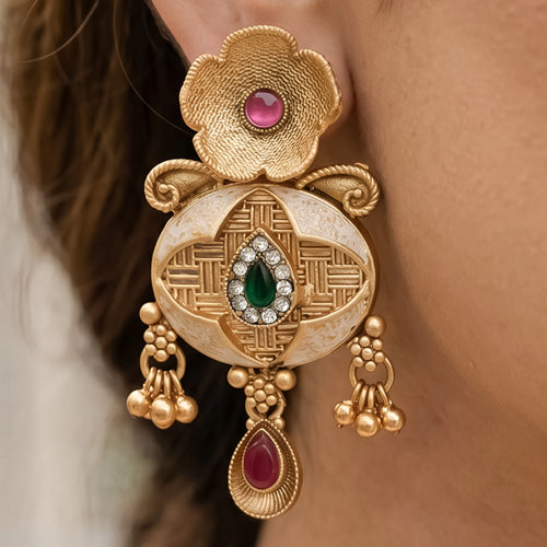 Avanika Gold Necklace Set