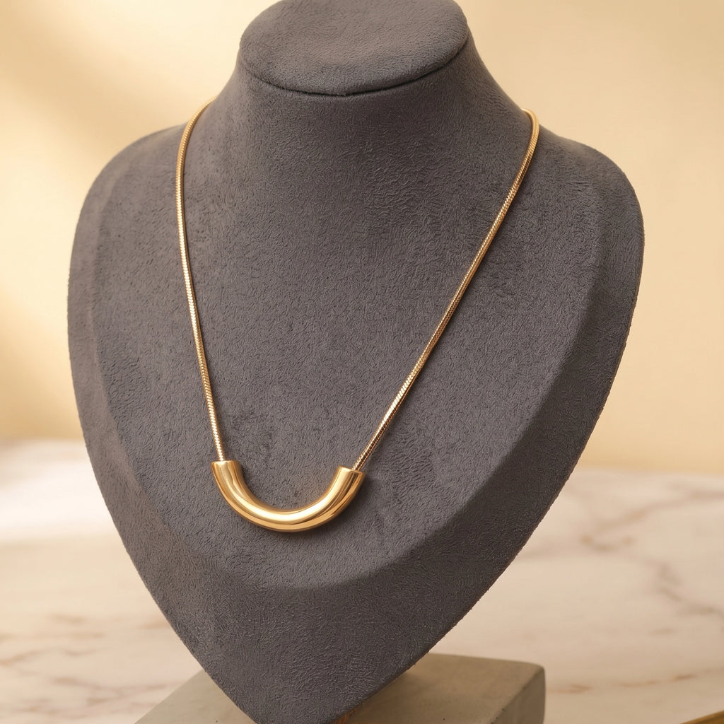 Classic Oval Gold Necklace