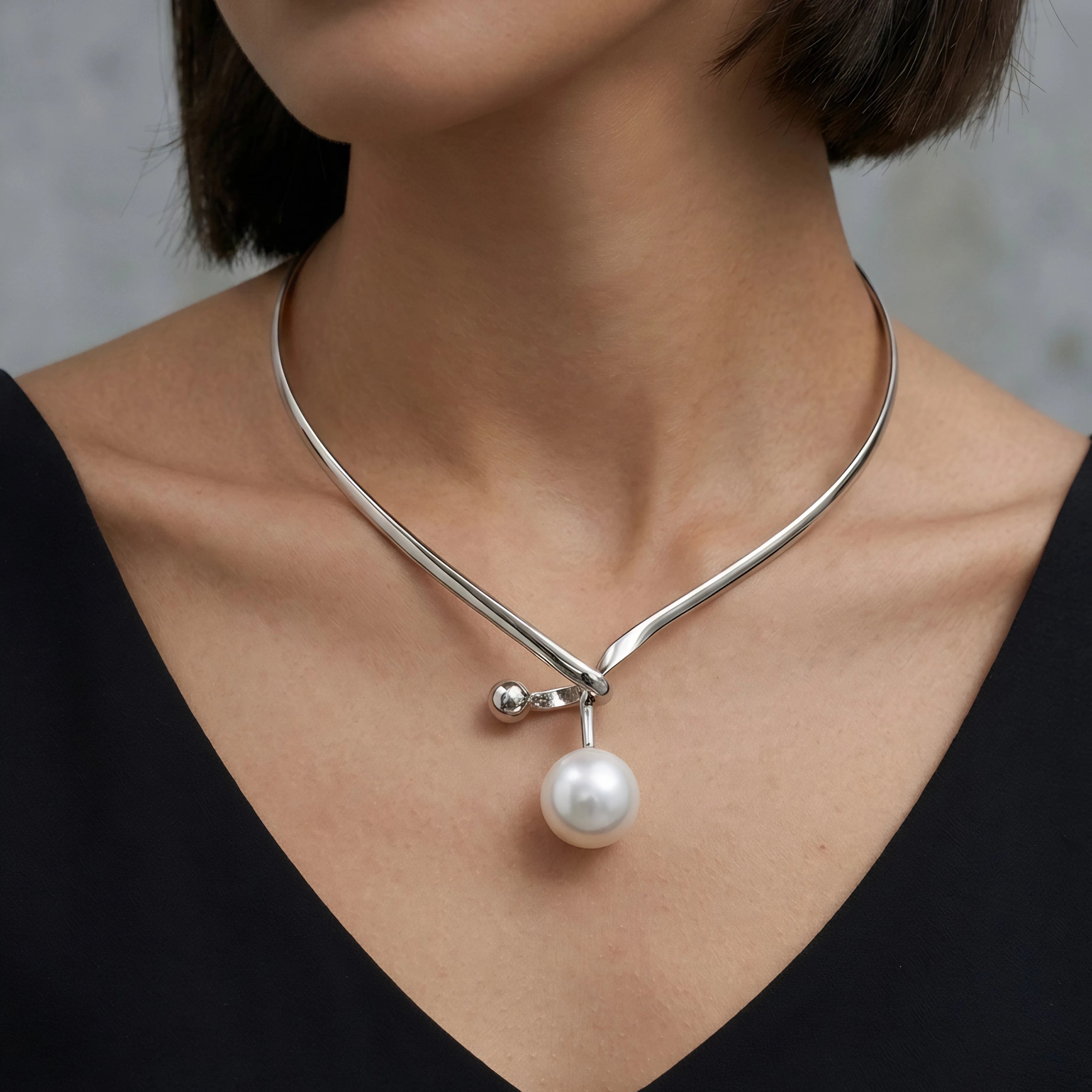 SILVER PEARL DROP NECKLACE