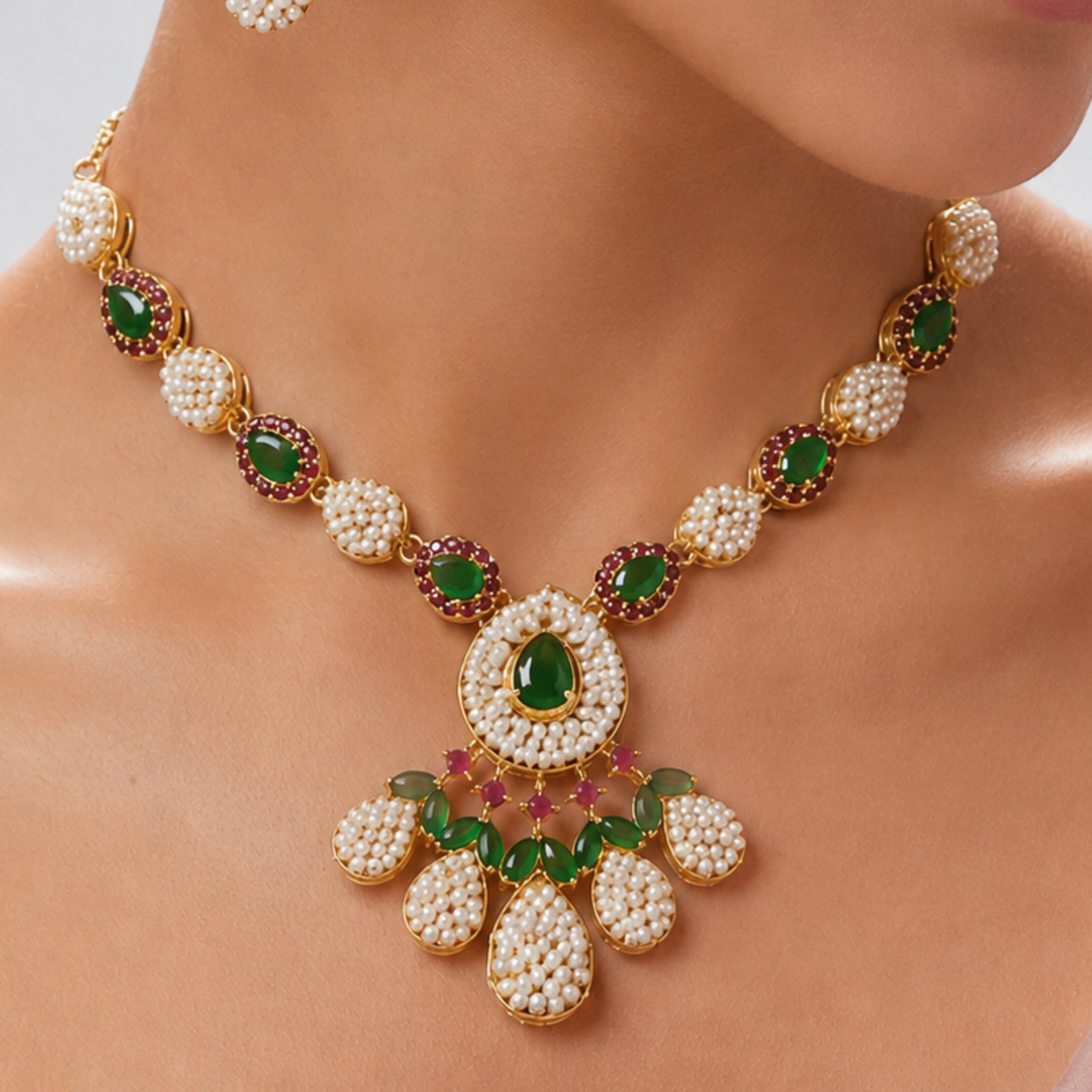 Emerald Pearl Royale Necklace Set